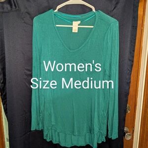 Women's Medium Teal Green V-neck shirt